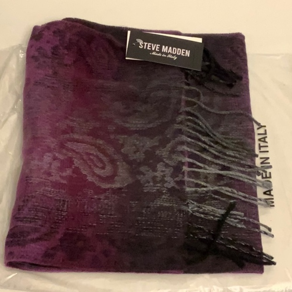 Steve Madden made in Italy purple scarf.